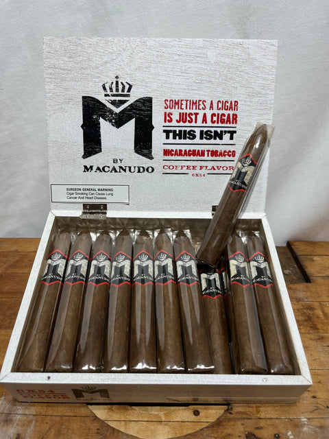 M by Macanudo, Belicoso